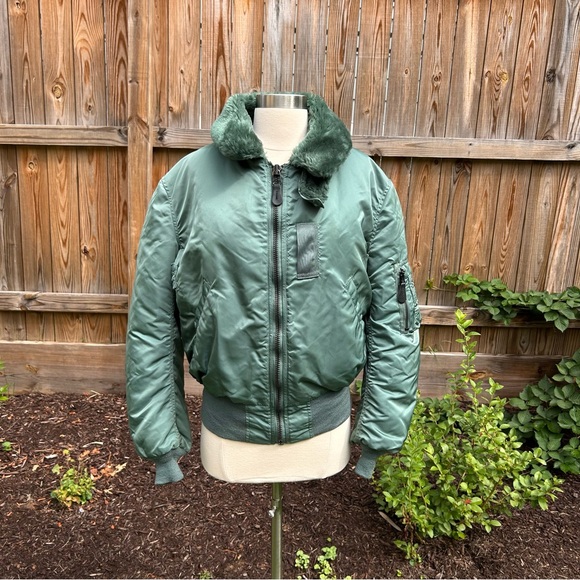 Vintage  Alpha Industries Type B15-D Fur Collar USAF Jacket M - Picture 1 of 13